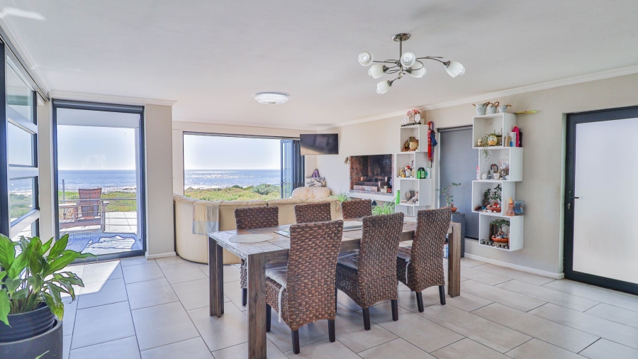 5 Bedroom Property for Sale in Sandy Point Beach Estate Western Cape